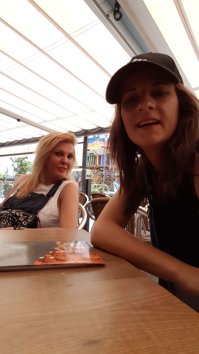 rosicasado's tweet photo. #echaba de menos estos momentos con mi super super chicas # 😍😚😚 https://t.co/MqELHctx1E