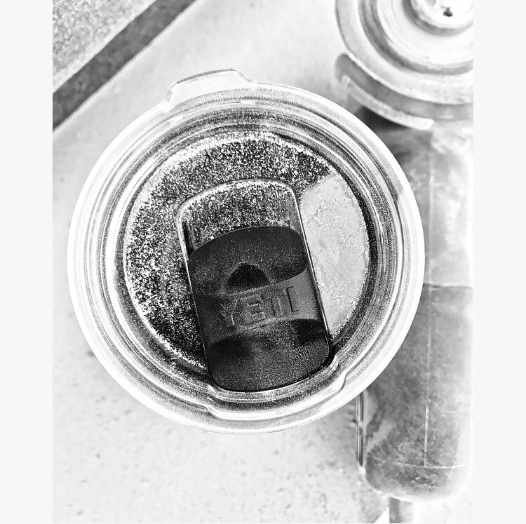 perfectlooppro's tweet photo. Gotta love the @YETICoolers slider lid! #dusty #keepmycoffeeclean https://t.co/8irakwAOf3