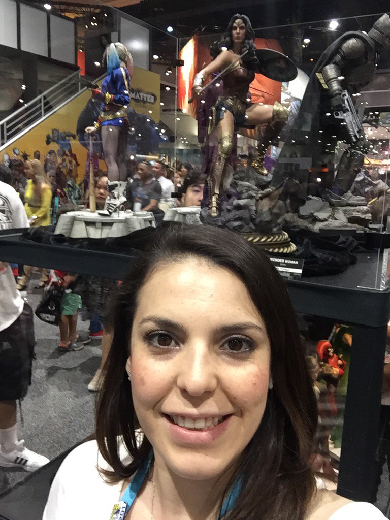 ClaudiaGtz20's tweet photo. #sideshowww @collectsideshow https://t.co/mcCLZUYE7c