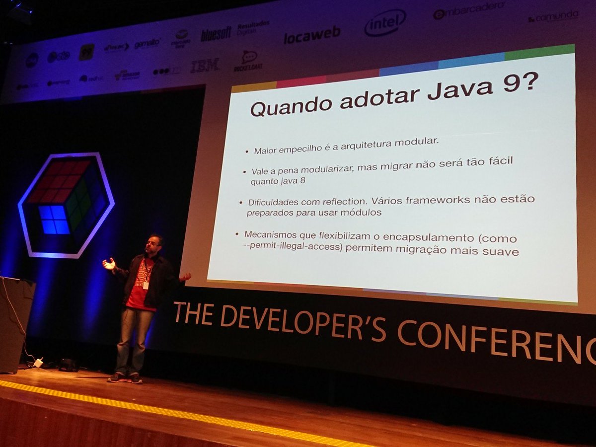 mcastroinfo's tweet image. Quando adotar Java 9? #TrilhaJava #TheDevConf @helderdarocha