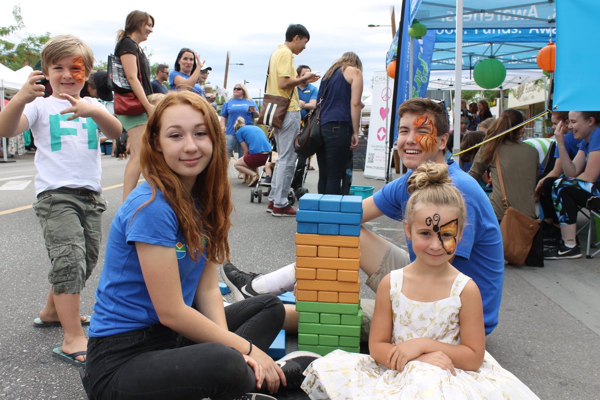Valley_First's tweet photo. Bernard Ave is closed to traffic today as its the #DKBlockParty. Come say hi for a FREE bottle of water, #SunRype Bars and Facepainting https://t.co/poIypKrGFq