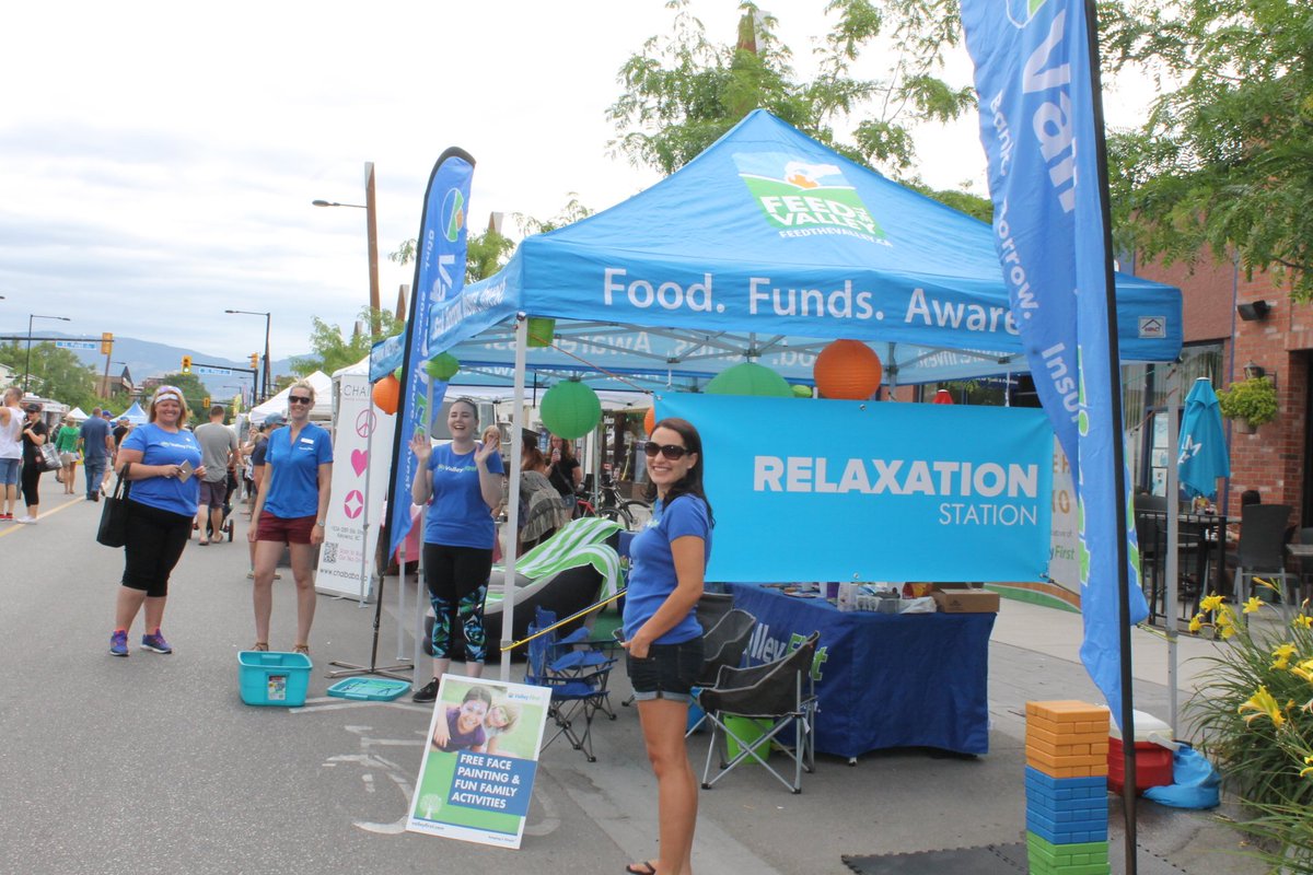 Valley_First's tweet photo. Bernard Ave is closed to traffic today as its the #DKBlockParty. Come say hi for a FREE bottle of water, #SunRype Bars and Facepainting https://t.co/poIypKrGFq
