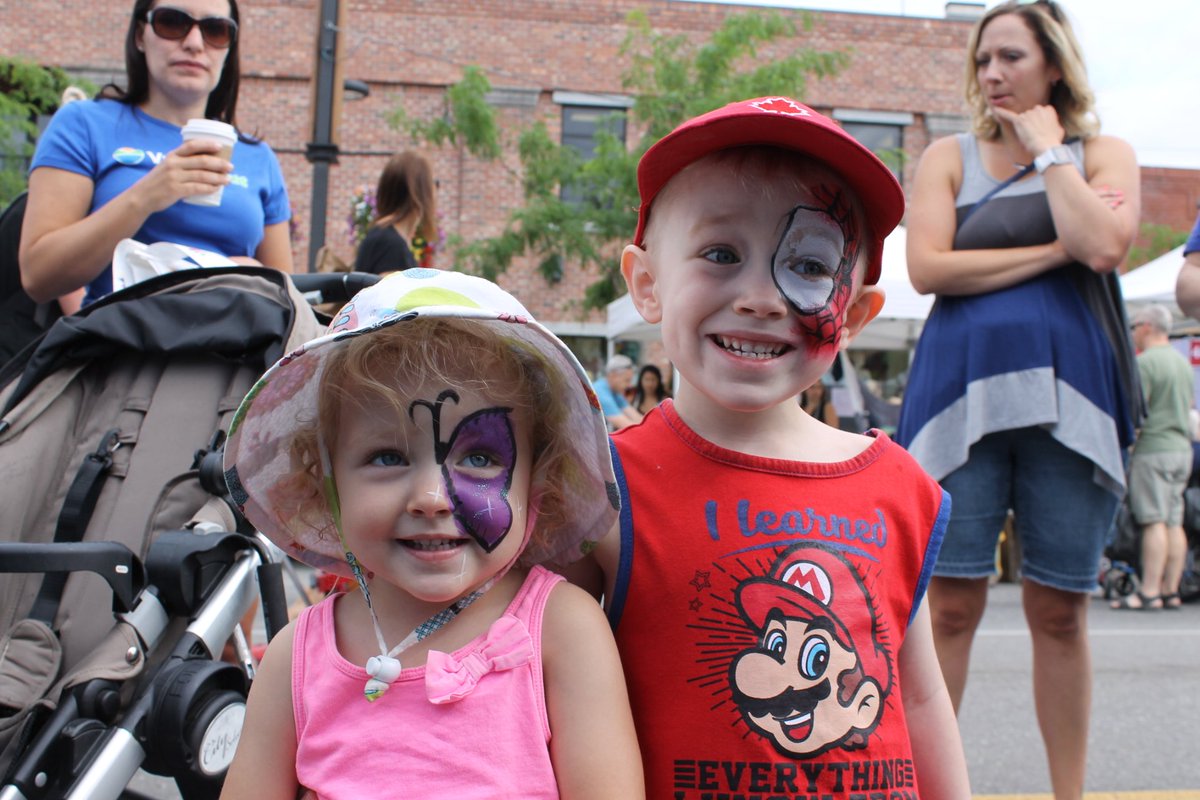 Valley_First's tweet photo. Bernard Ave is closed to traffic today as its the #DKBlockParty. Come say hi for a FREE bottle of water, #SunRype Bars and Facepainting https://t.co/poIypKrGFq