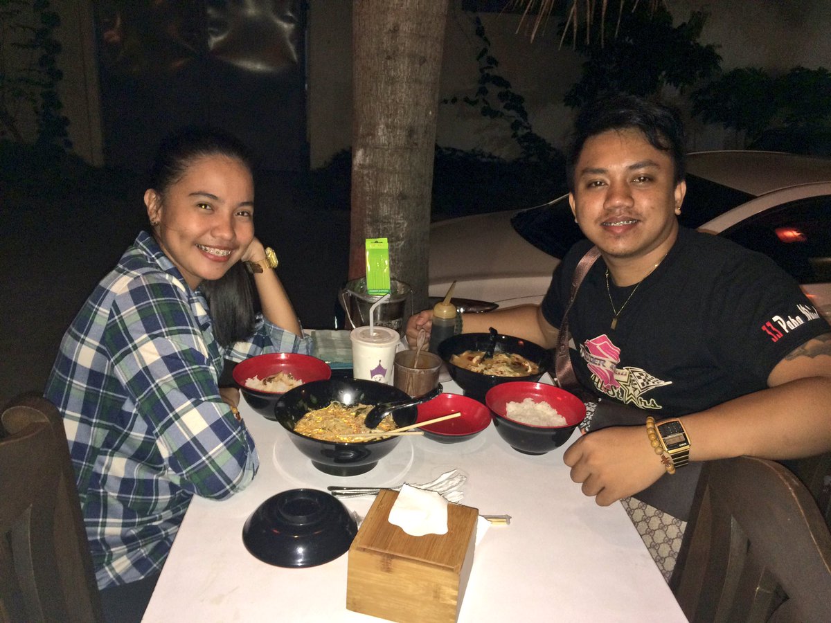 Nhielwhuuut's tweet photo. Saturdate 😍 #Ramen #Bf #Gucci #dusadeethai #allstarss https://t.co/yYIvLYye0F