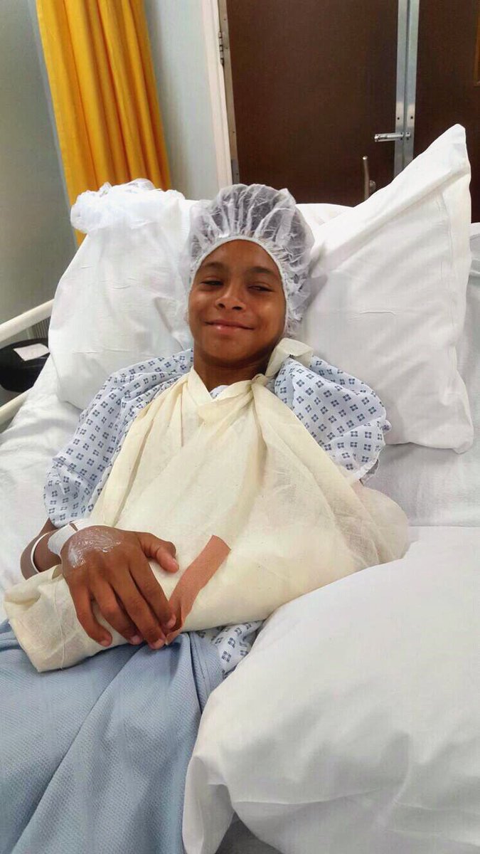 ItsTrueTy's tweet image. Lucky to be alive🙏🏽thank god it was only my wrist