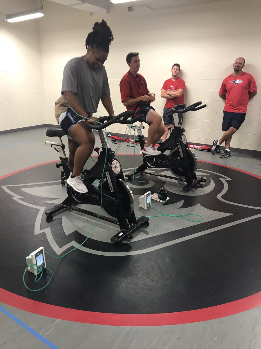 AMBirkPT's tweet photo. #BFR endurance bike race...for 15min #HarderThanYouThink #SportsPT #PBFR #SportsRehab https://t.co/qoDbHflkBQ