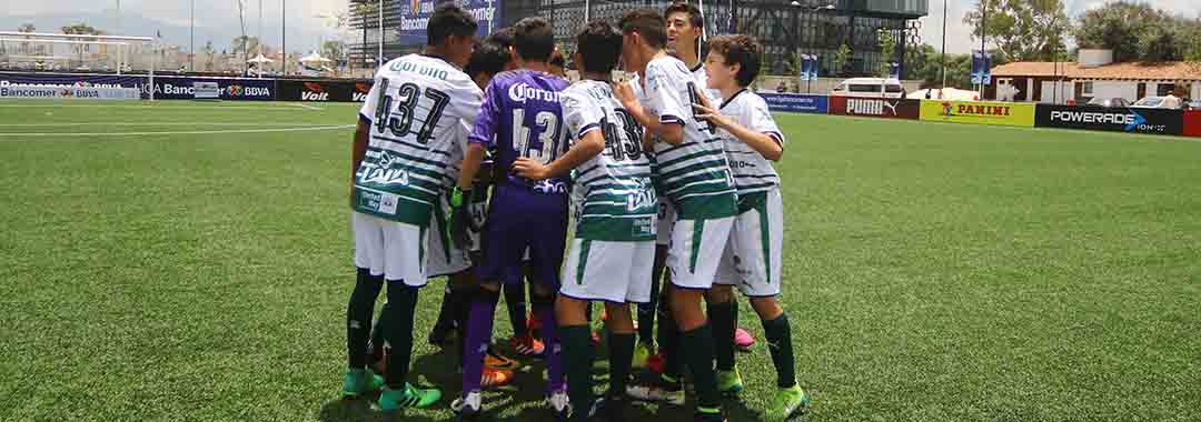 LigaBBVAMX's tweet photo. #Su13 #NOTA: @ClubSantos le PegΓ³ a los @TigresOficial | https://t.co/N03eBp1riF https://t.co/5qzbjsRCKb