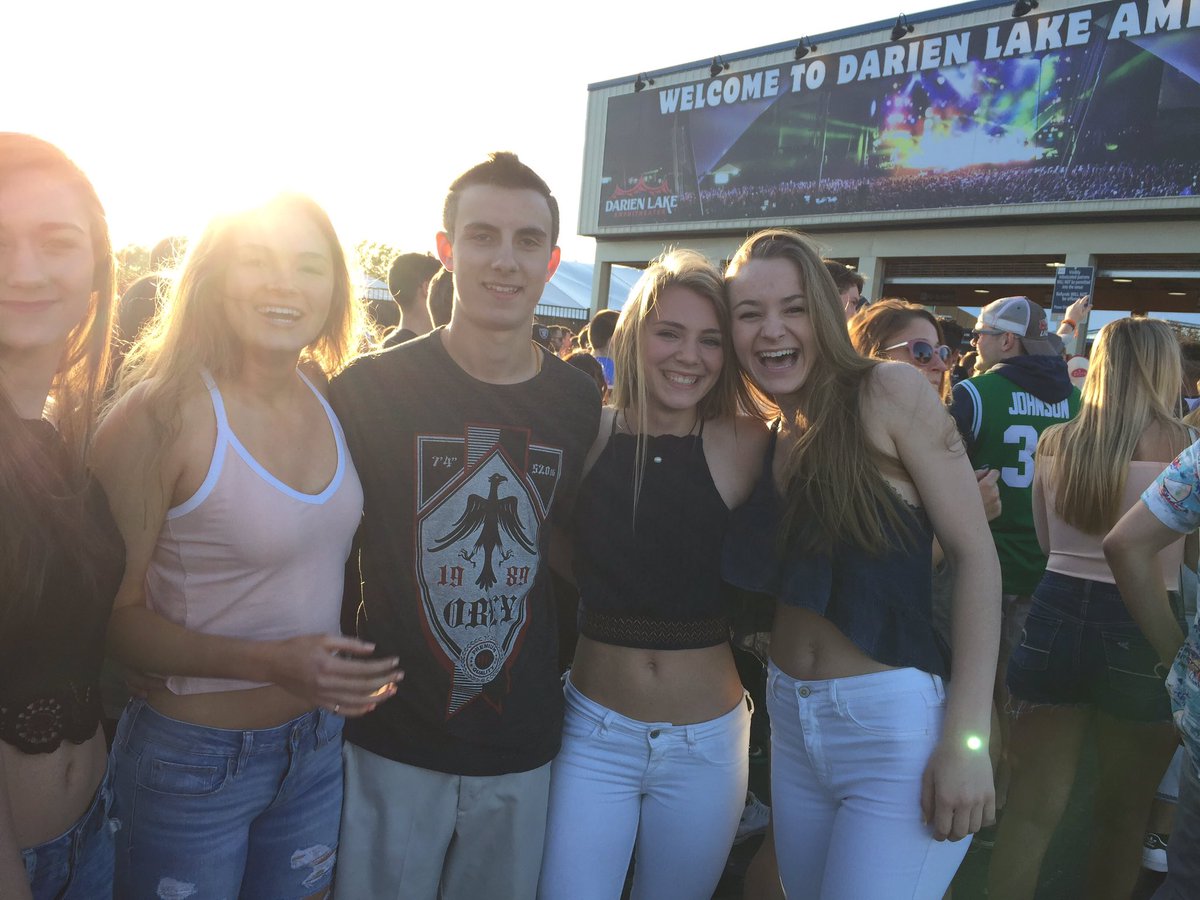 Happy birthday addie! ILY🤗🤗 <a href="/addie_ivey/">addieee</a>