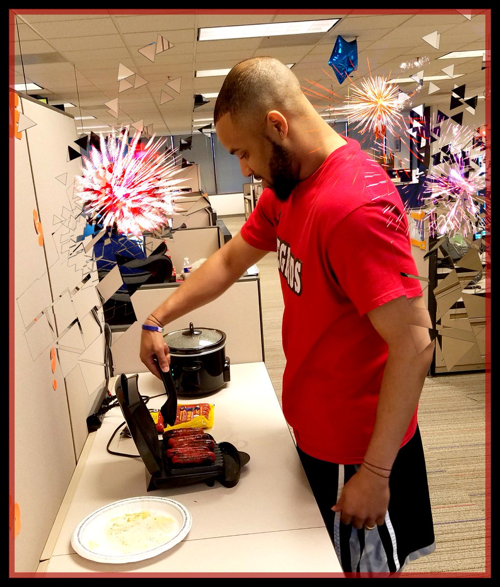 AyeshaNCo_DMDR's tweet photo. #WeekendCookOut #TeamUnity #HowWeGetDown David Jackson on the "grill" 🍽️#LazyDay https://t.co/HSJMJwp7PF