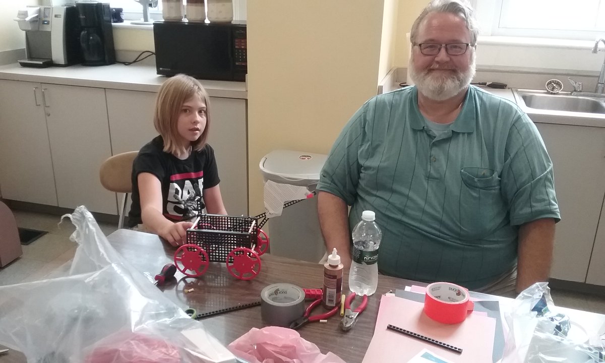 Building a puppy dog toy with wheels at <a href="/UticaCM/">UticaChildrensMuseum</a> Toy Workshop yesterday! #steam #diy #handson