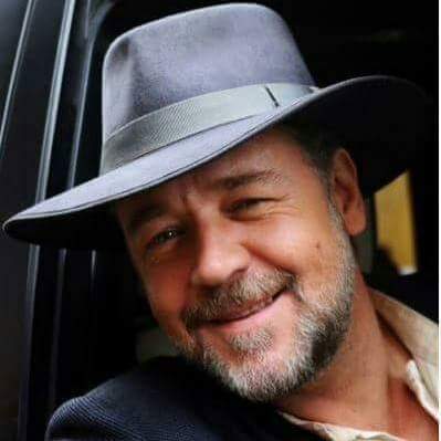 HXania's tweet photo. @russellcrowe 
#NowWatching Everything I Touch by Indoor Garden Party on @Vevo https://t.co/b82JlAoPR1 #Amazing #GreatSong #MuchLove 🎧🎶🎵❤ https://t.co/Muh8iUk0O0