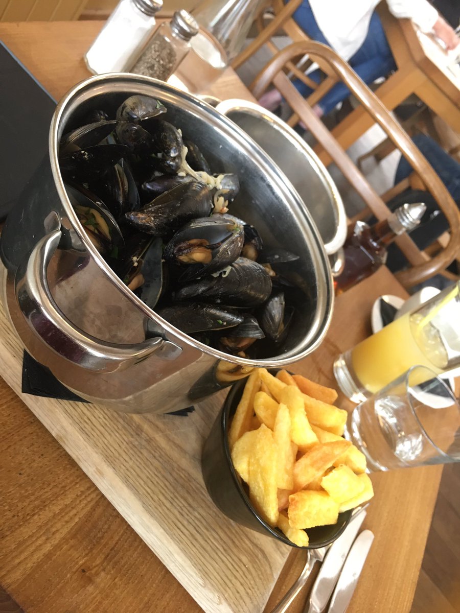 Great lunch in <a href="/BordeauxQuay/">BordeauxQuay</a>    in Bristol. Delicious hummus