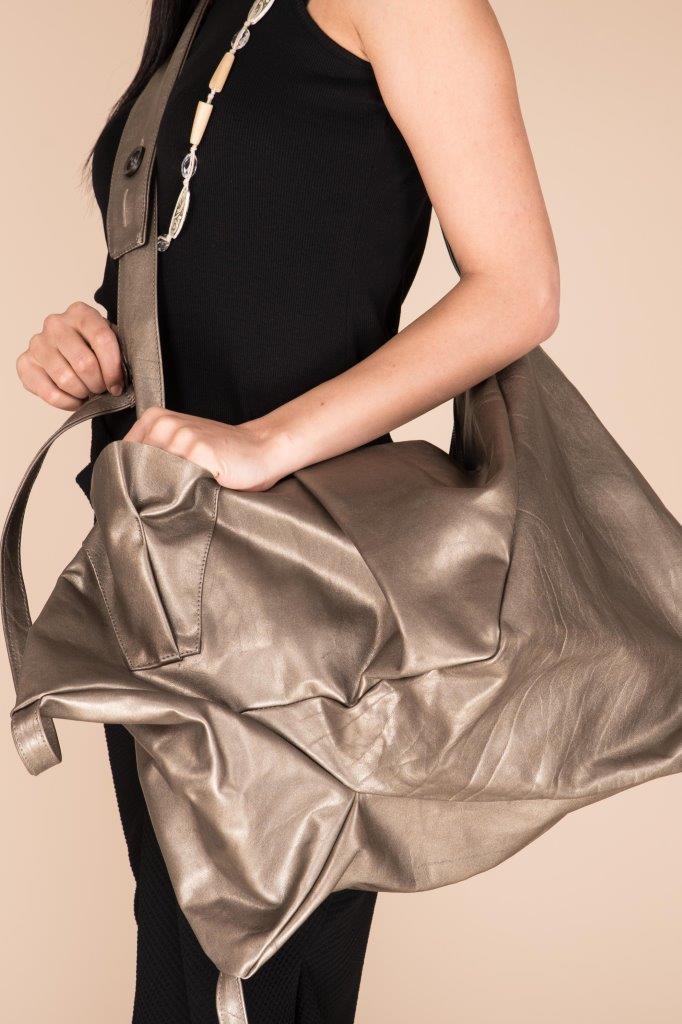 trendylabelcom's tweet photo. HANDGEMACHTE TASCHE “GOLD STAR”
Eine große Ledertasche, aus weichem Echtleder, Handarbeit, für den besten Alltagskomfort.#trendylabel https://t.co/LCkuBN9eAa