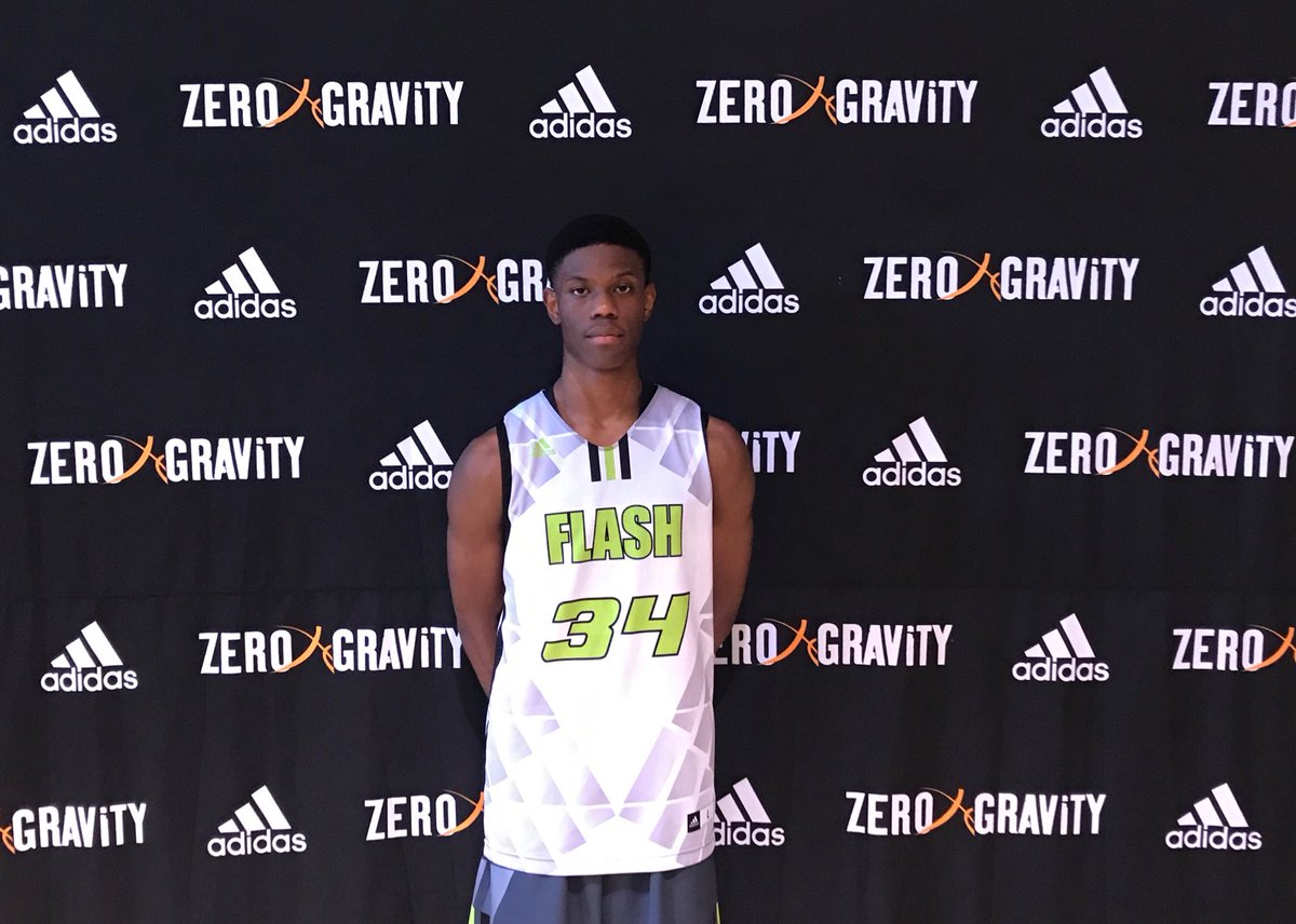Zach_SEBBall's tweet photo. Styles McClain of the Carolina Flash put on a scoring clinic today! He made scoring look easy as he dropped 27pts! #AdidasSelect #POTG https://t.co/iTRye6E8Bx