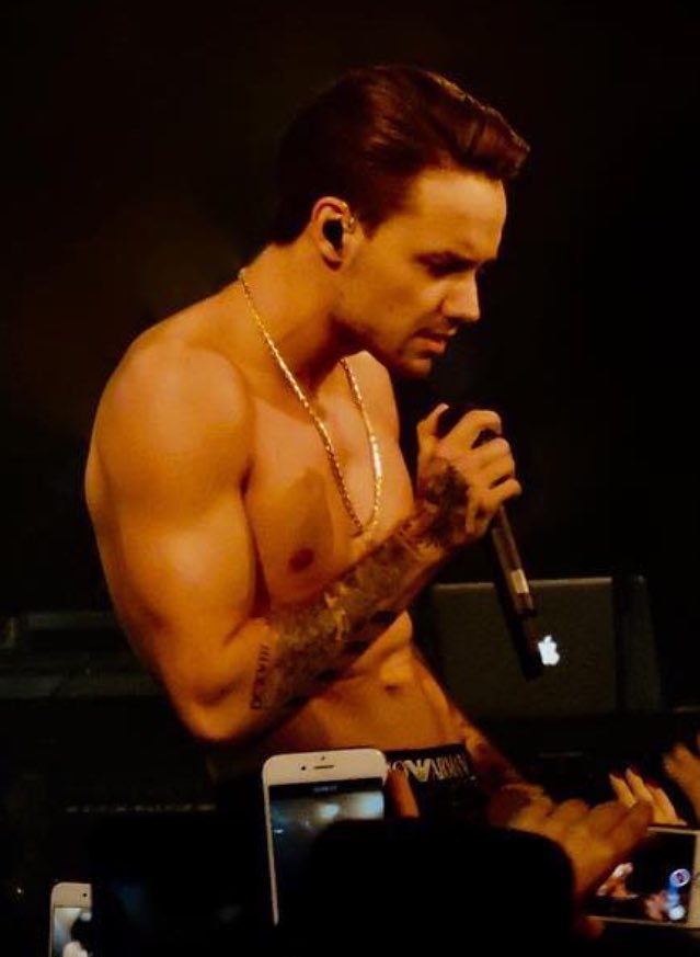 liamssdetails's tweet photo. hot af #MTVHottest Liam Payne https://t.co/ZhH2KUxyZI