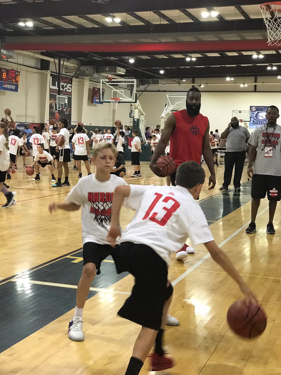 capturethoseM's tweet photo. @JHarden13 @kroger @ProcterGamble @ProCamps #UnplugAndPlay https://t.co/CDE4kEtV42
