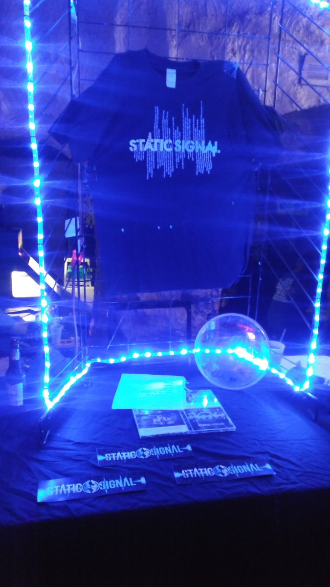 B1G_Floppyy's tweet photo. wesome show last night in #Kenosha! #StaticSignal had a blast. Tonight we are at #TheTavern in #Beloit with #InTheHour and #ForceFedChaos https://t.co/yxQsYYxT93