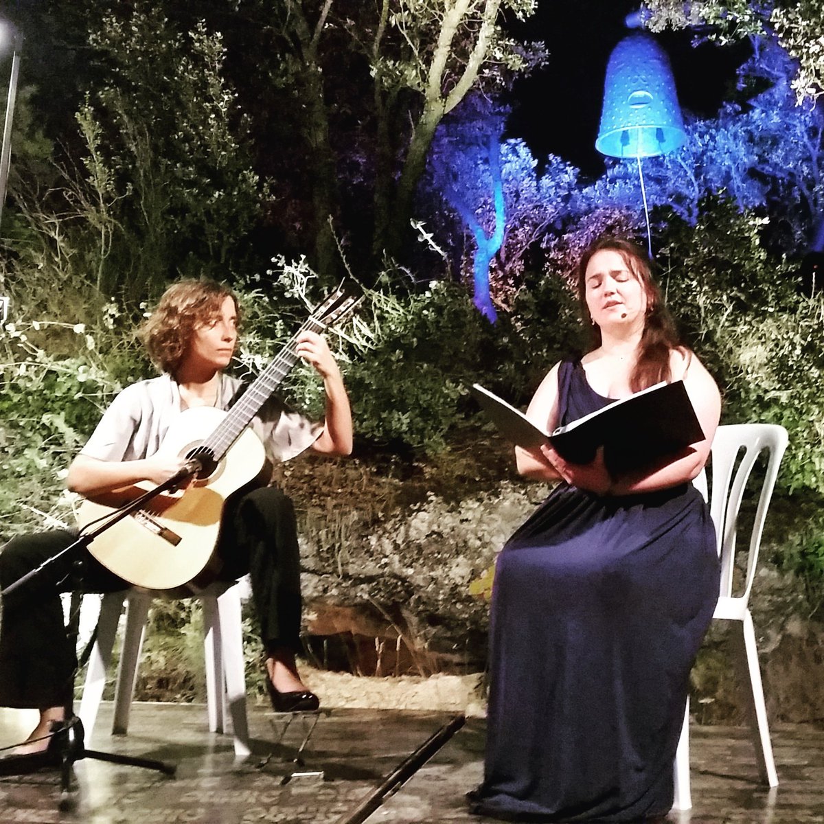 masblanchijove's tweet photo. Impressionant concert duet # Ruhí-Camahort a #lavinyadelsartistes #masblanchijové #lapobladecervoles #nitsdestiu #Dongda https://t.co/8J87bWiZDW