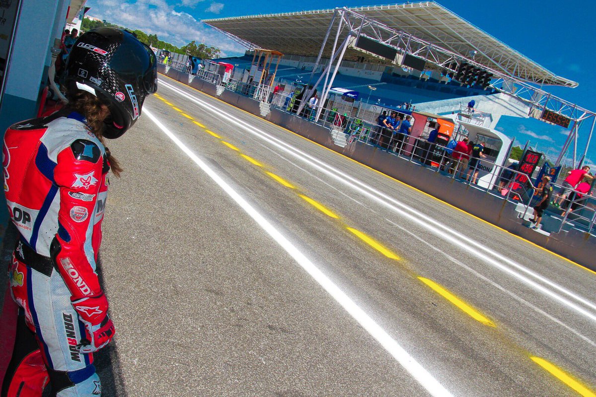 Un fin de semana más, un circuito más, la misma pasión de siempre. #motos #carreras #comunicación #estoril #FIMCEV