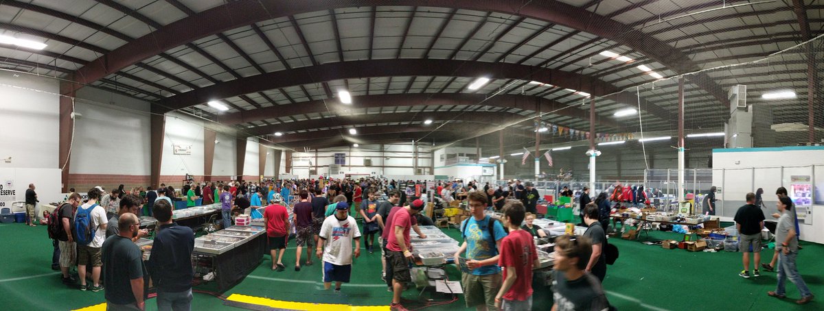 JarrydHuntley's tweet photo. Om nom nom nom video games!! 😀😀😀 #CCAGShow https://t.co/3DfFM2g00w
