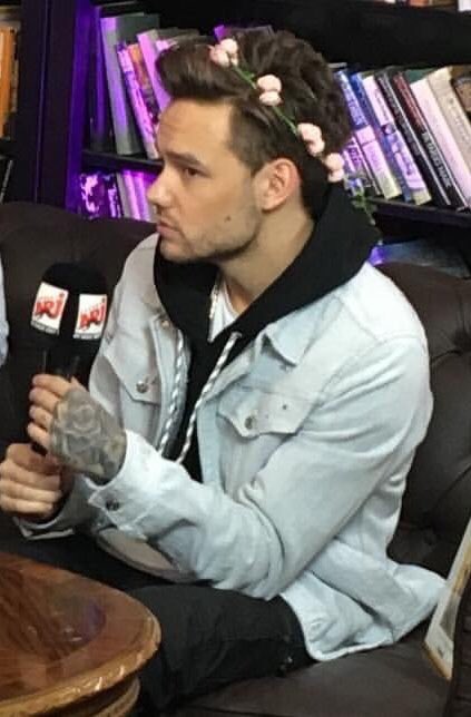liamssdetails's tweet photo. he looks so angelical #MTVHottest Liam Payne https://t.co/D5LtQuJy4n