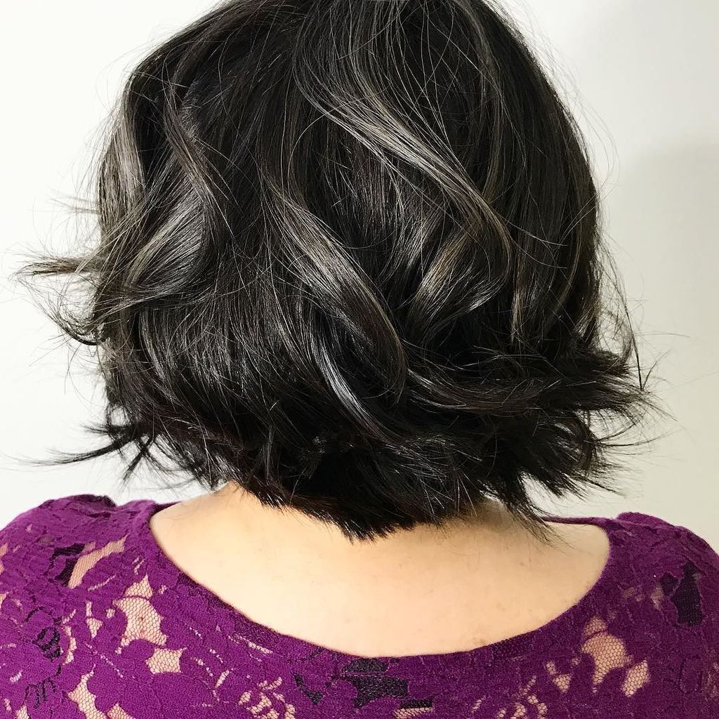 BookDesignJess's tweet photo. #silverhair #silverhighlights #greyhighlights #grayhighlights #notyourgrannyhair https://t.co/MKQlcCRPtb https://t.co/rrhFLlZdWd