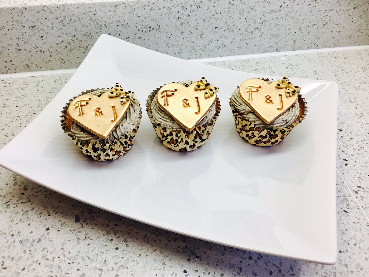 MyCakeHobby's tweet photo. #leopardprint and gold themed bridal shower cupcakes #cakesinlondon for #cakesinessex #mycakehobby #deliciouscupcakes https://t.co/RsWgbt8Bgr