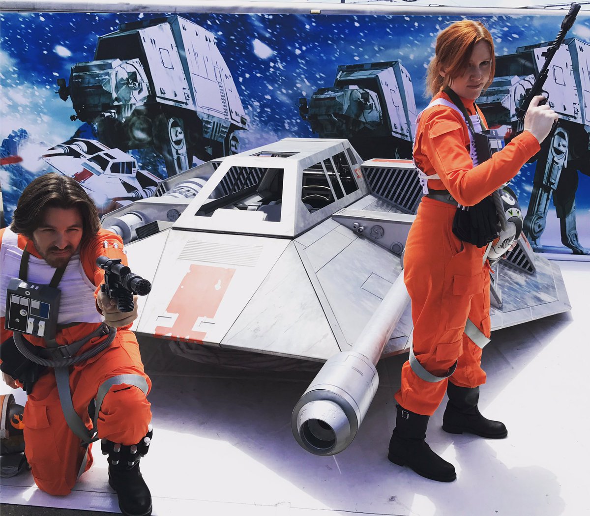 RealMovieToys's tweet photo. All #pilots get to your #snowspeeder and rendezvous at the #sdcc #petcopark #interactivezone  #starwars #starwarscosplay #rebelpilot #rebel https://t.co/7ihS2Ie33d