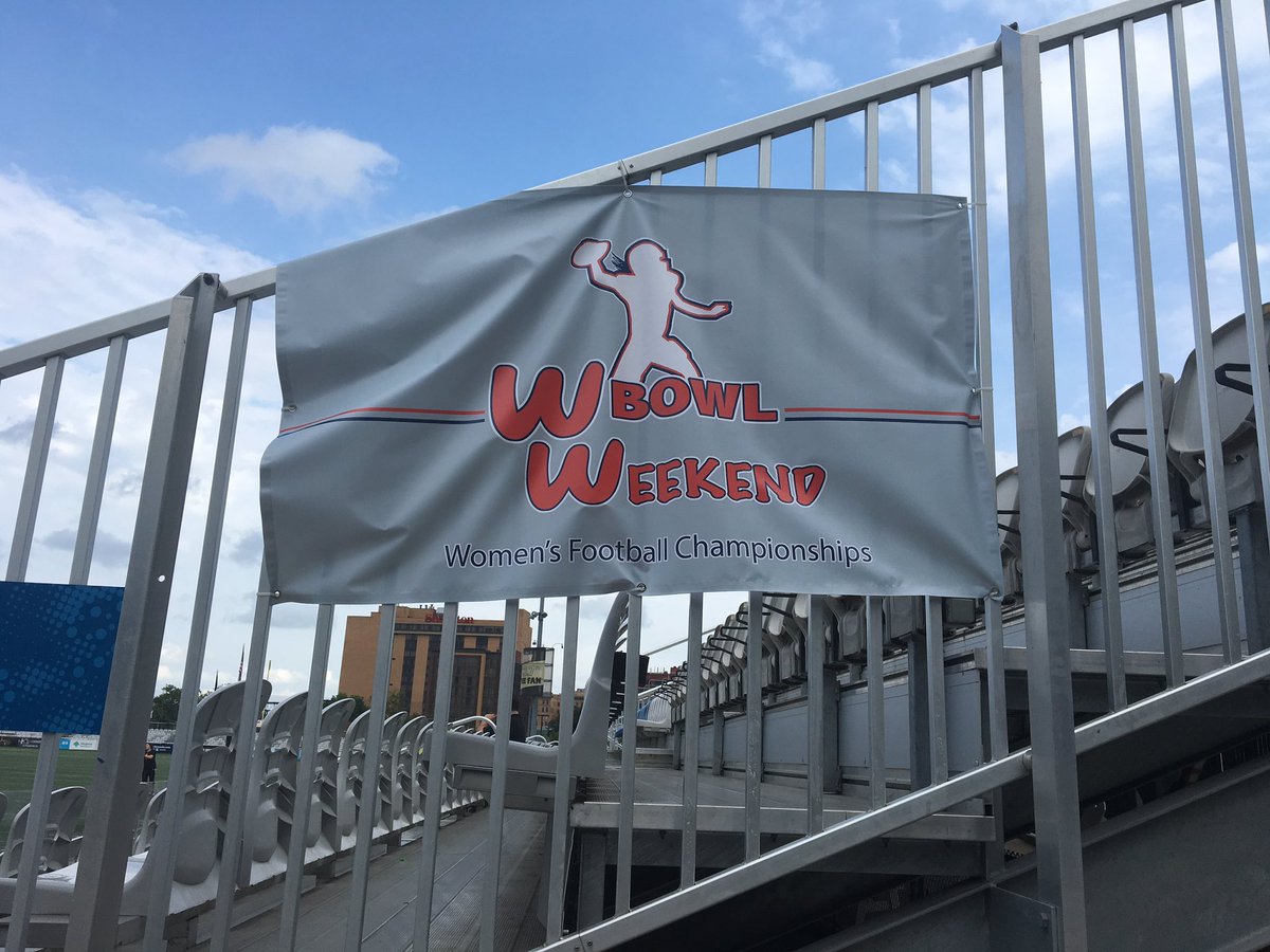 TheWBowl's tweet photo. Not in Pittsburgh? Catch #WBowl2 on https://t.co/UP2kgb9Cic. Kickoff at 7 pm
#WBowlWeekend https://t.co/dGpwFABiVh