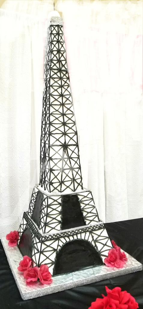 perfectwedcake's tweet image. One of today&apos;s celebration cakes.
4&apos;tall #EiffelTowerCake. #BlackWhiteandRedPartyCake 
#AtlantaWeddingCakes #PerfectWeddingCake