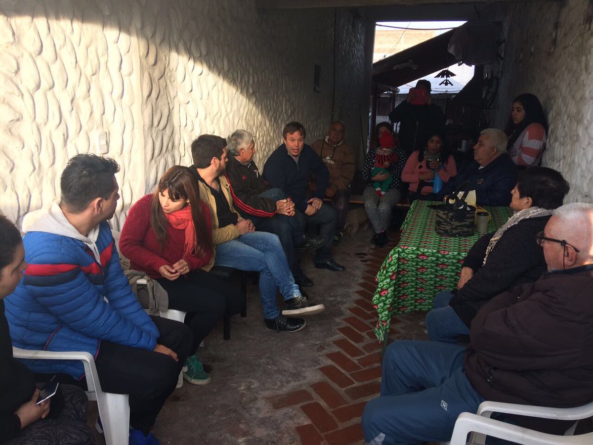 CascallaresPJ's tweet photo. En el Barrio San Miguel de Malvinas Argentinas junto a nuestros vecinos con @JuanoFabiani escuchándolos y acompañándolos #SomosBrown https://t.co/YzHoGlnjZb