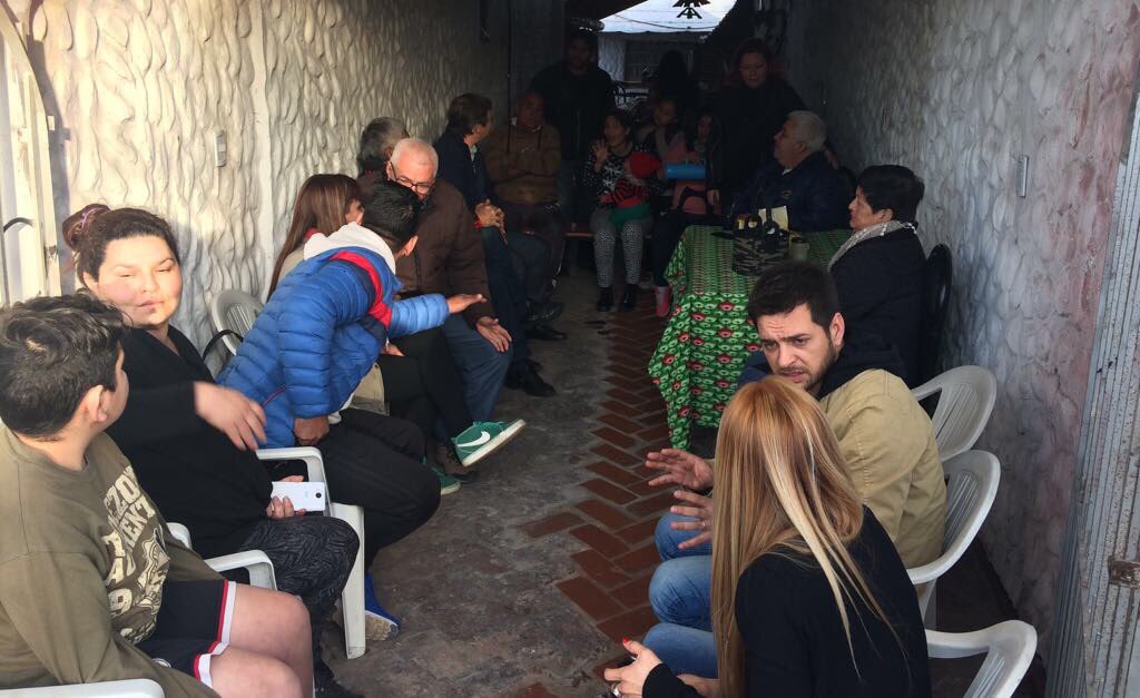 CascallaresPJ's tweet photo. En el Barrio San Miguel de Malvinas Argentinas junto a nuestros vecinos con @JuanoFabiani escuchándolos y acompañándolos #SomosBrown https://t.co/YzHoGlnjZb