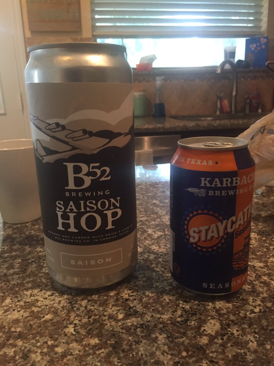 Snashy19's tweet photo. Beer o'clock #32ounce 🍺🍺 https://t.co/ASPJANcdGE