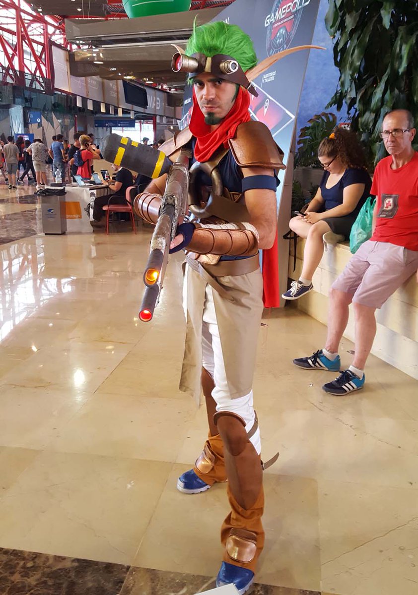 hobby_consolas's tweet photo. ¡Menudo atracón de #cosplay nos hemos dado en @Gamepolis_org de Málaga! Aquí, una buena dosis de "afotos": https://t.co/cECUvhY7mu https://t.co/h1nVLmAU3i