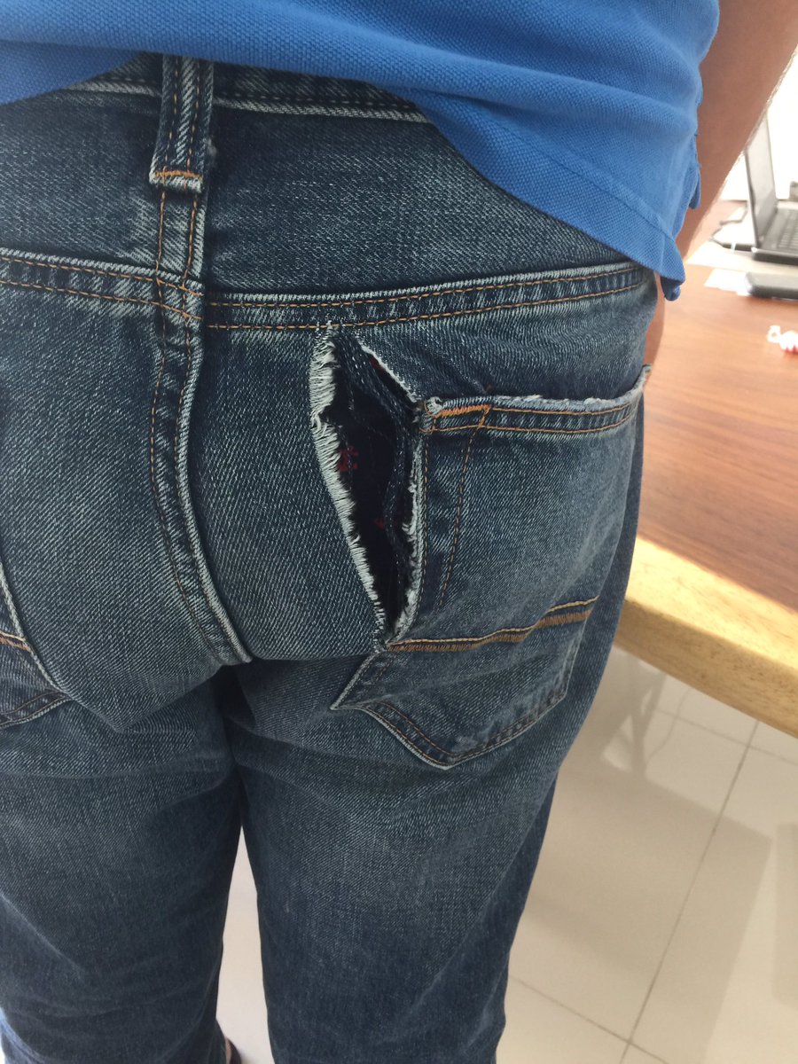 emyreeb's tweet photo. @Abercrombie it's amazing that my husband put his brand new Jeans for first time and 2 hrs latter are like this worst quality ever https://t.co/Dq5taIO3d6