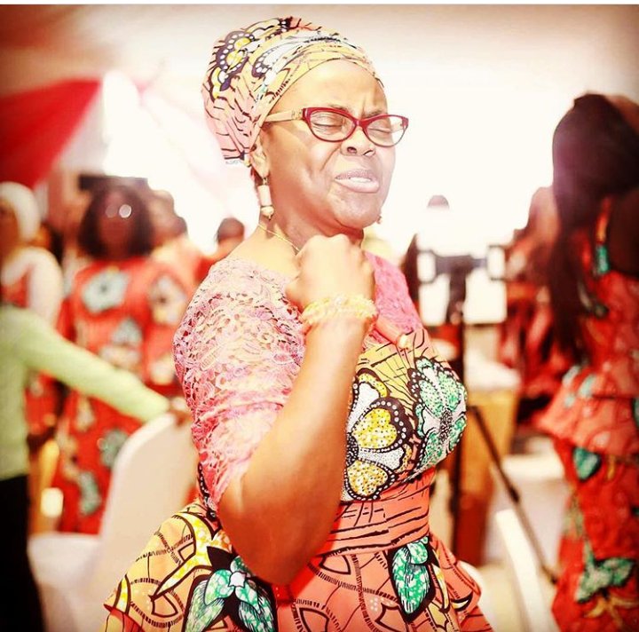 BidemiMarkMordi's tweet photo. I am a chosen and specific tool, fashioned by God for a specific purpose. In the photo is my Sista @IreneOlumese #10thROTH #ROTH2017 https://t.co/4oWtgLWTIS