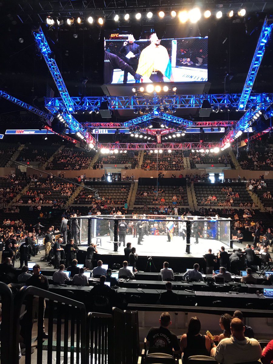 jah_kraig's tweet photo. JahKraig always getting hooked up. I fucking love this sport. #UFCLI https://t.co/ikPgBbZNpT