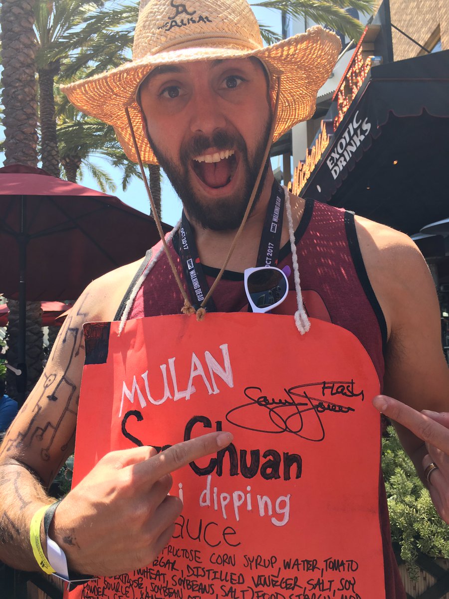 DrRKelly's tweet photo. #GISHSDCC Challenge: meet celeb and get signature for prize. Met the legend @RealSamJJones (aka #FlashJordan) and he signed my cosplay! https://t.co/Gw8NdUY7kK