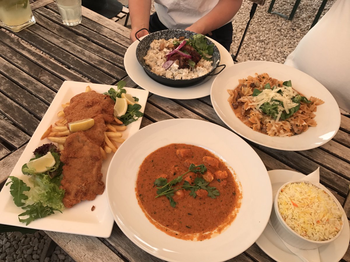 SportingFreak's tweet photo. またもレモネードだけでは申し訳ないので、昼ごはんもいただきました。全てたいへんおいしくいただきました。
#youngpork https://t.co/2NMxdI40q2