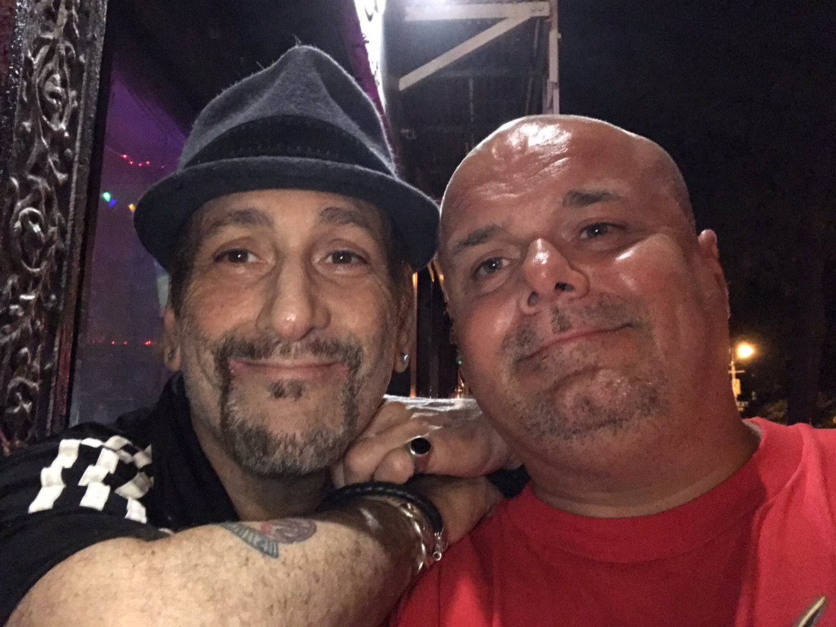 seasider666's tweet photo. @TheDictatorsNYC loved having a good chat! Nice guy! #nyc https://t.co/5i3jvcnCRt
