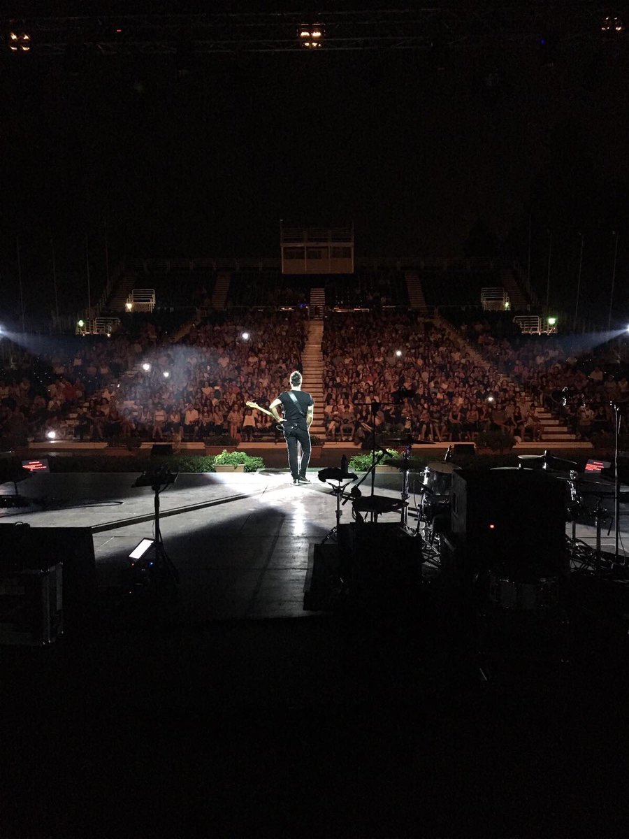 NekOfficial's tweet photo. #palermo con e dentro di me. Grazie!!
#uniciintour #uniciband #siciliabedda #nonmifermomai https://t.co/t8SYCurYyW