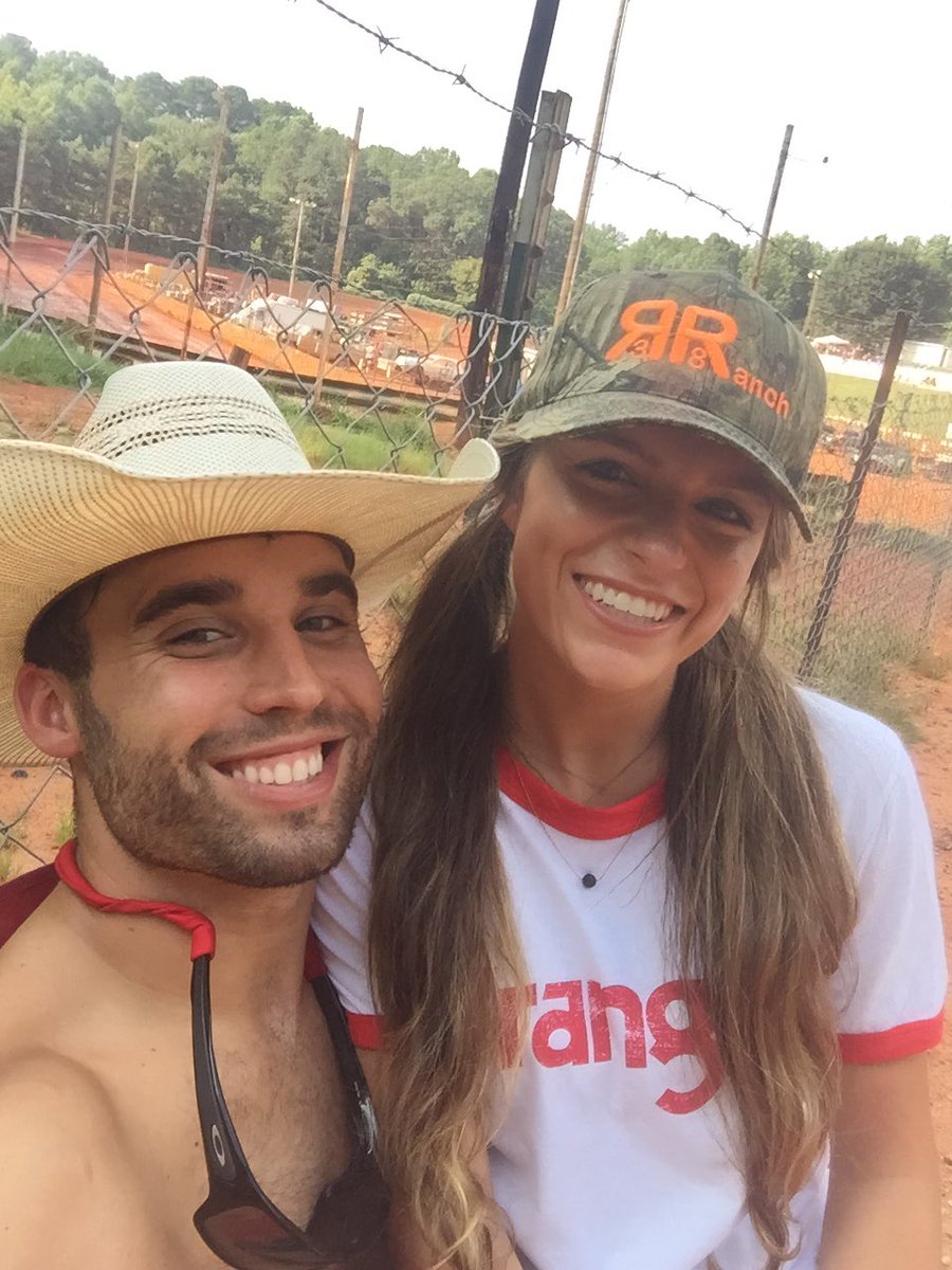 Bigrank38's tweet image. Came to watch a fight &amp;amp; a race broke out. #WinderBarrowSpeedway 🇺🇸🏁