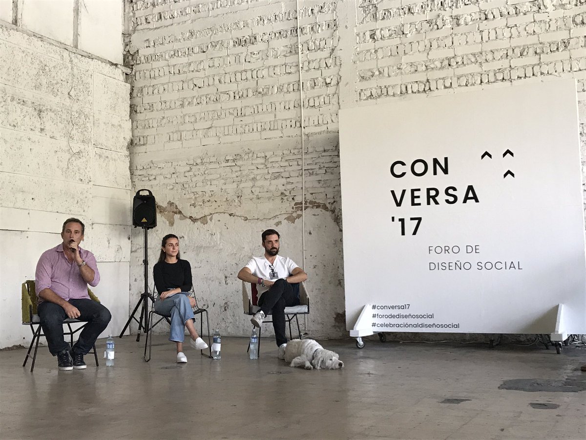 ovi_mx34's tweet photo. #conversa17 #forodediseñosocial #celebraciónaldiseñosocial https://t.co/R5HrQ5aJq2