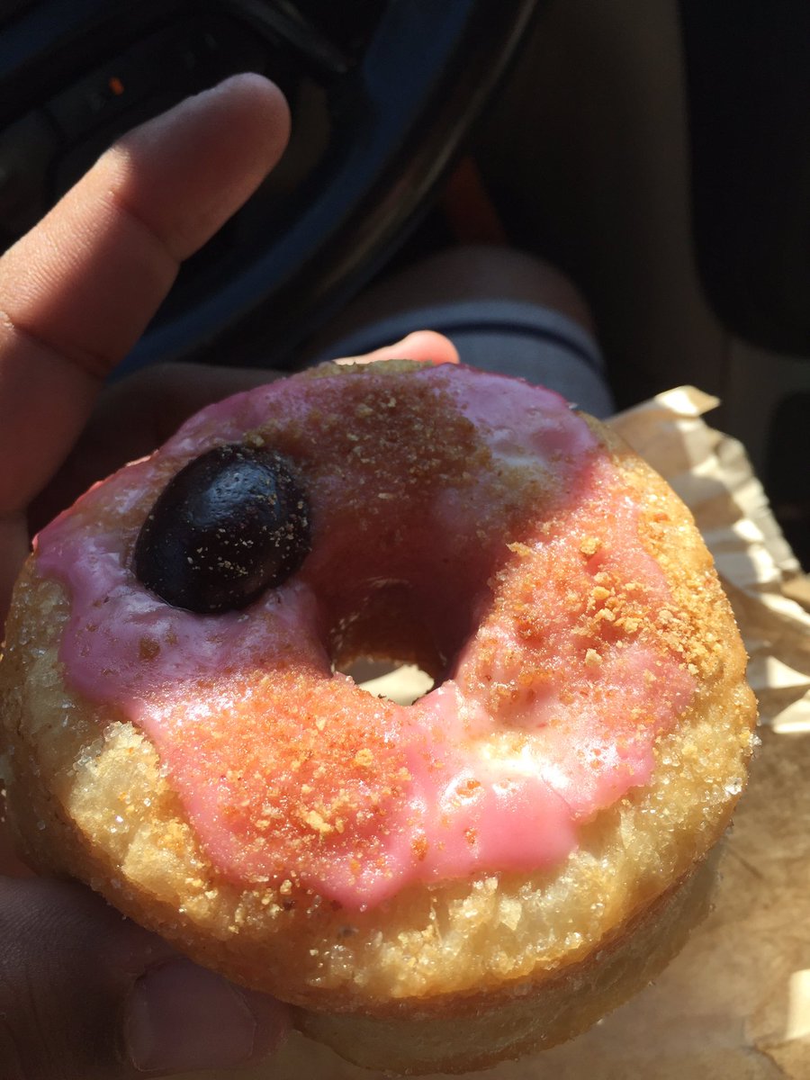 ChaunceyJulius's tweet photo. @Five_Daughters...Best donuts in #Nashville! #FiveDaughtersBakery #13yearsOfMarriage #AnniversaryWeekend https://t.co/0DIl9YfC0p