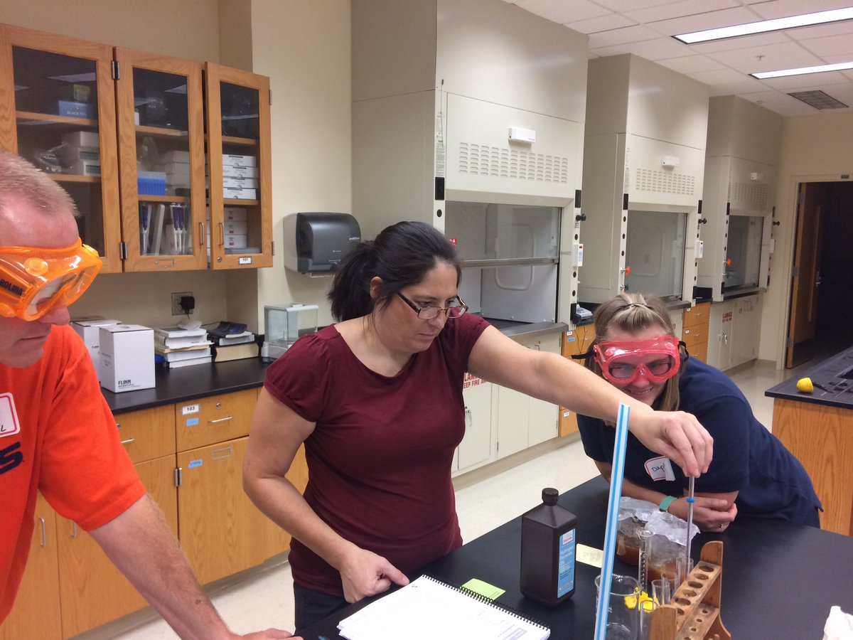 katyia11and's tweet photo. @beyondbenign Great pre @ChemEd2017 green chemistry workshop! https://t.co/Q1vz0czCWg