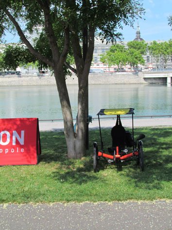 cyclociel's tweet photo. La protection solaire Veltop Sun #Veltop a été testée avec succès le 21 juillet pour rouler à la rencontre des "Sun Tripers" #suntrip https://t.co/2sJdoVYyrG