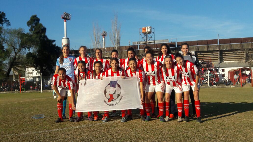 clubaunion's tweet photo. #FutbolFemenino #Clásico Para coronar una gran jornada rojiblanca Unión ganó el clásico por 2 a 0 (Karen Acosta y Erica González) #VamosTate https://t.co/O5mrOUuFEb