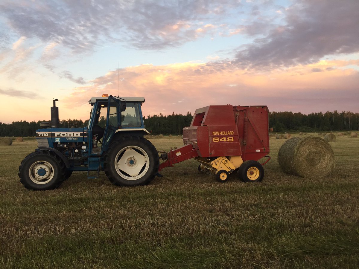 8186nikki's tweet photo. The end of a nice summer day.  Almost done haying for 2017!!!! https://t.co/5aZyWHCPJp
