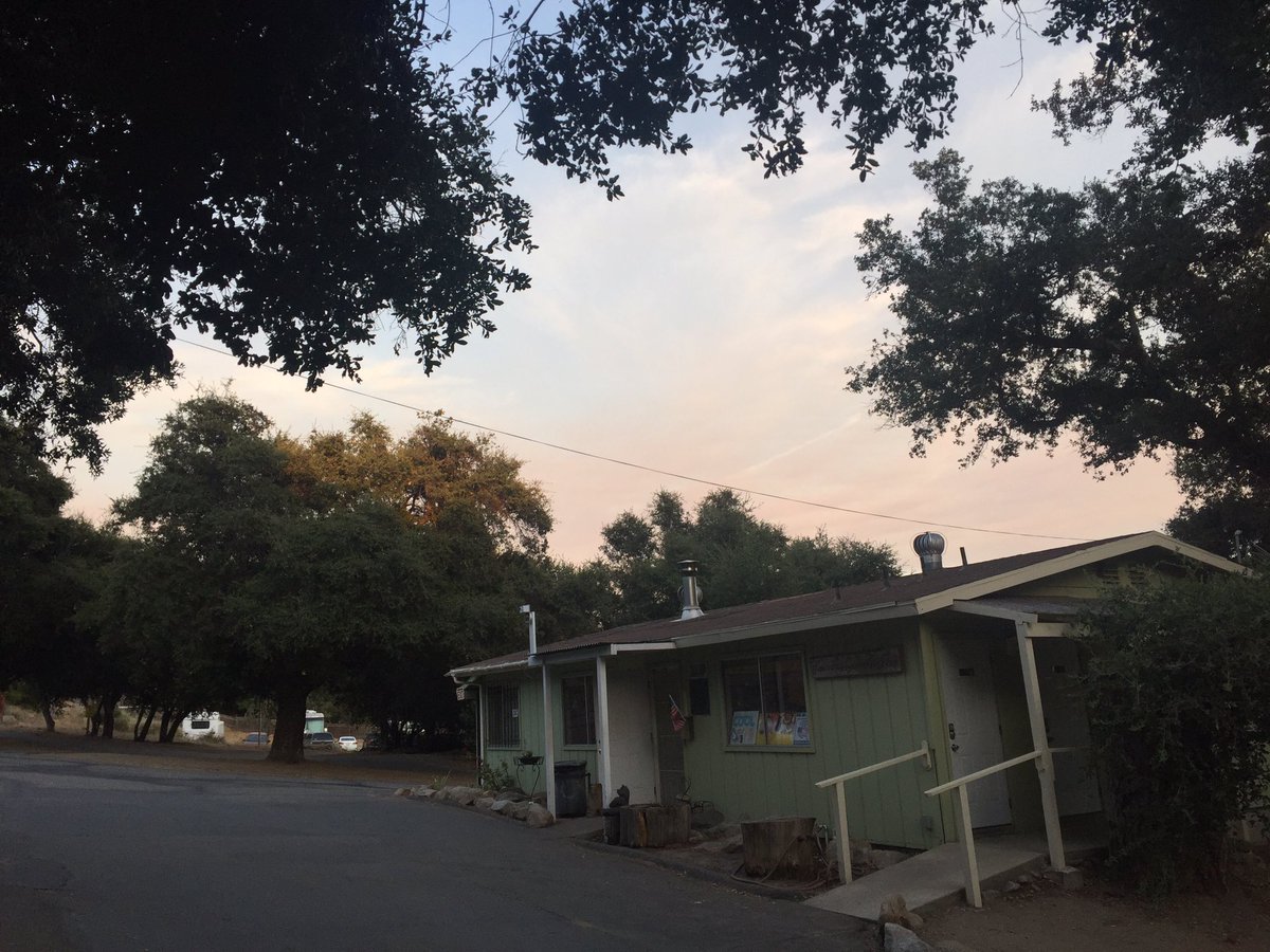 42BernieSanders's tweet image. Watching the fire from #OakKnollCampground hoping #CalFire has it under control soon! #LostFire