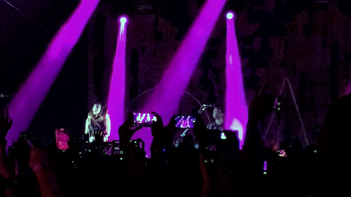 niquole_leitch's tweet photo. @OhWonderMusic @MalayaProdPH @OhWonderPH #iPhonephotography #snapseed #OhWonderMNL #OhWonderManila https://t.co/q2xaSdfWR7